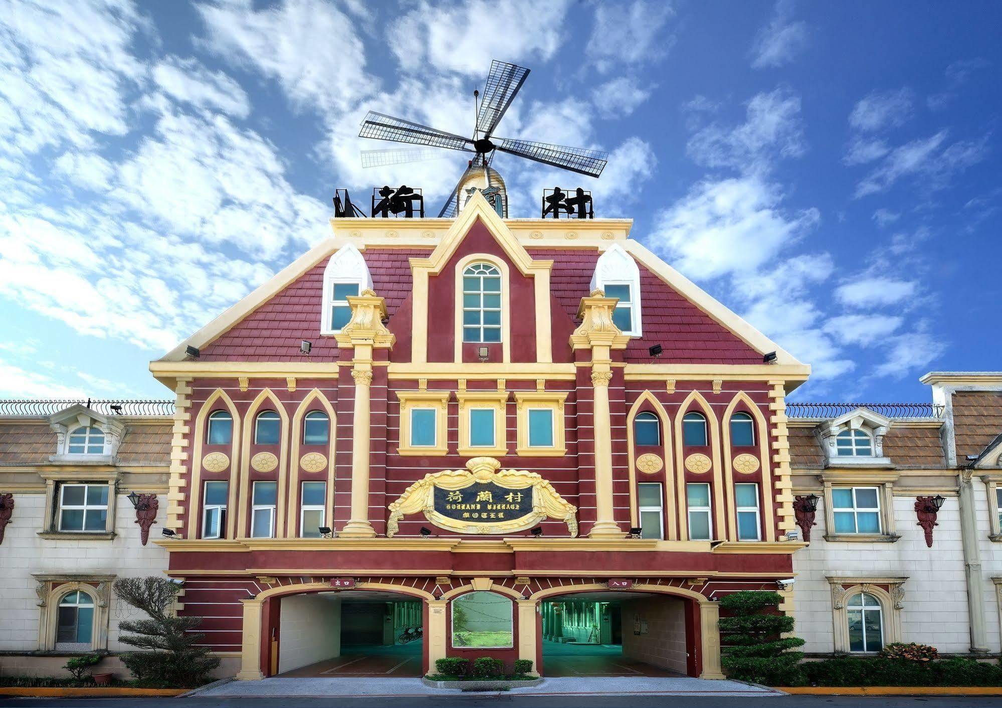 Holland Village Motel Tainan Exteriör bild